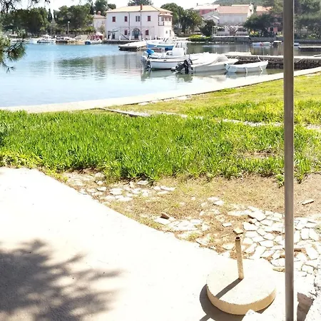 By The Sea Ilovik, Losinj - 12275 *